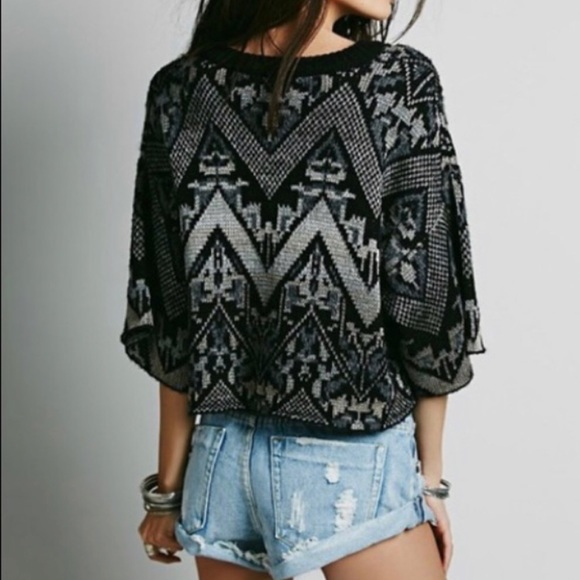 ➕➕ FREE PEOPLE SUPERSTAR Aztec Black Crop Sweater - Picture 3 of 7
